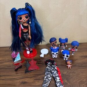 2019 LOL Surprise OMG Downtown BB Family Fashion Doll Series 1 w/ Stand
